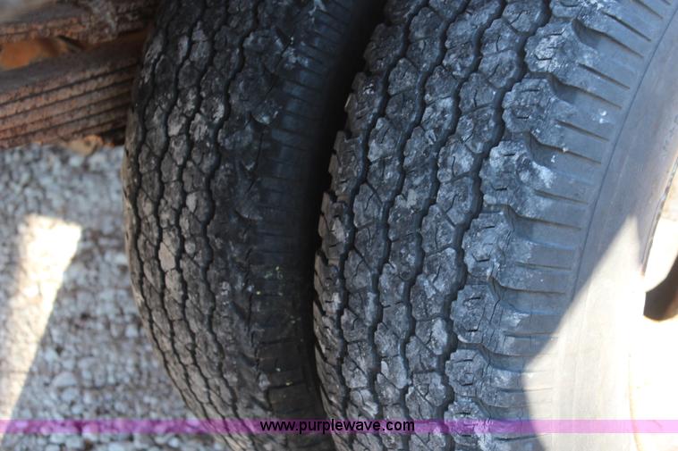 image for item I5920 1978 Ford F350 Custom flatbed pickup truck