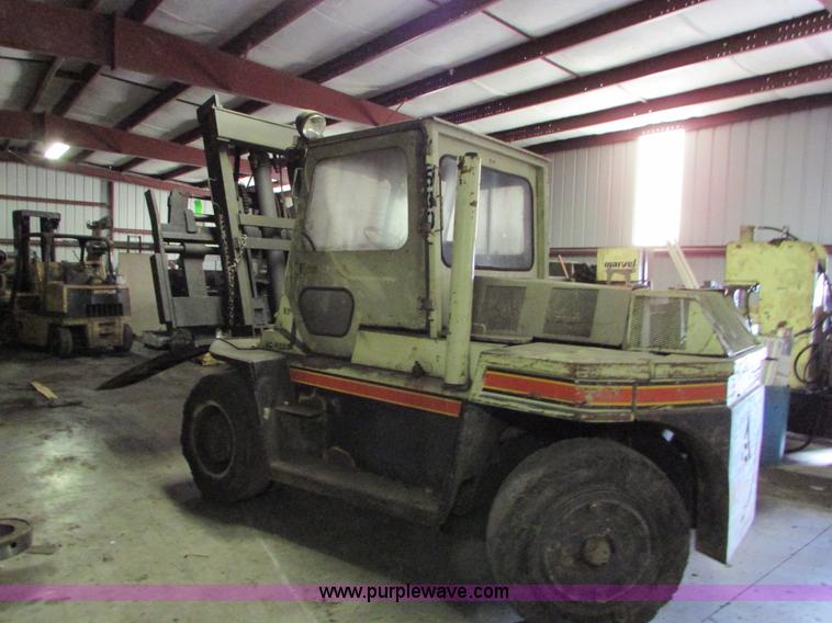 image for item I6721 Allis Chalmers AC-P200 forklift