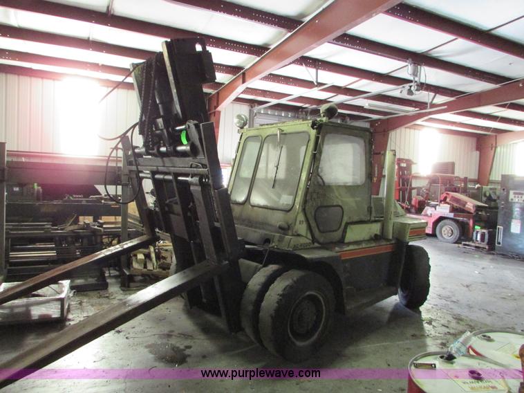 image for item I6721 Allis Chalmers AC-P200 forklift