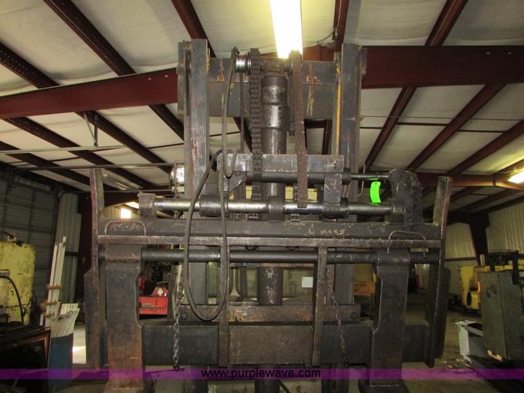 image for item I6721 Allis Chalmers AC-P200 forklift