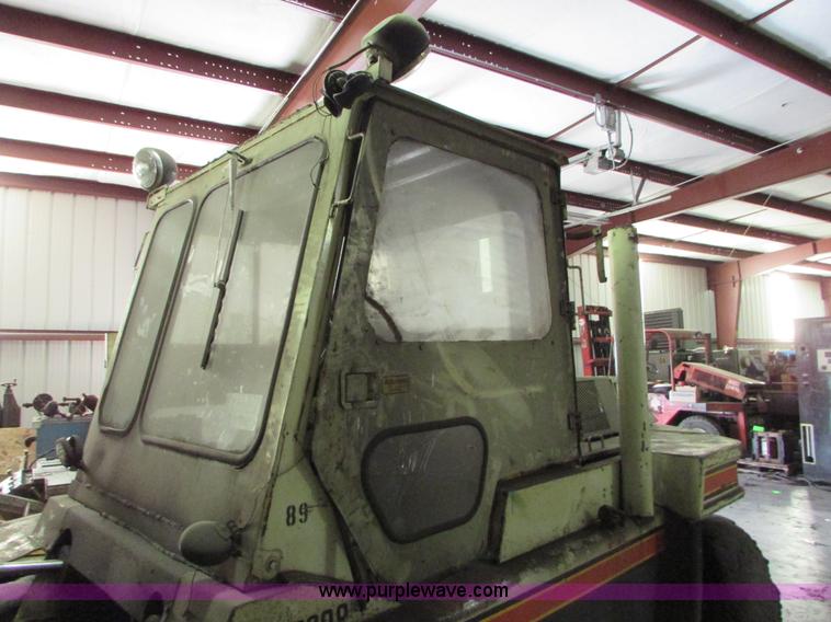 image for item I6721 Allis Chalmers AC-P200 forklift