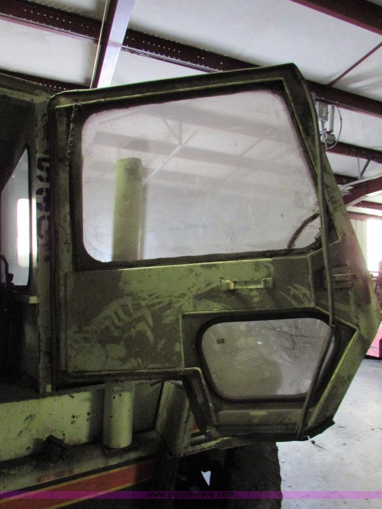 image for item I6721 Allis Chalmers AC-P200 forklift