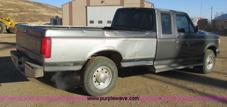 image for item I6728 1997 Ford F250 Super Duty XL pickup truck
