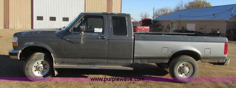 image for item I6728 1997 Ford F250 Super Duty XL pickup truck