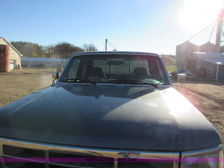 image for item I6728 1997 Ford F250 Super Duty XL pickup truck