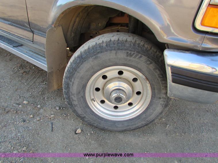 image for item I6728 1997 Ford F250 Super Duty XL pickup truck