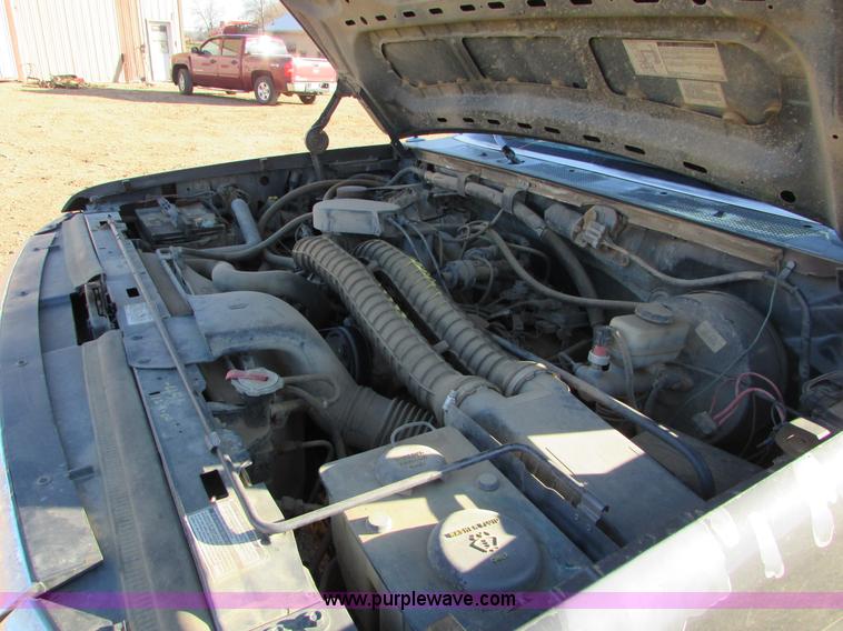 image for item I6728 1997 Ford F250 Super Duty XL pickup truck