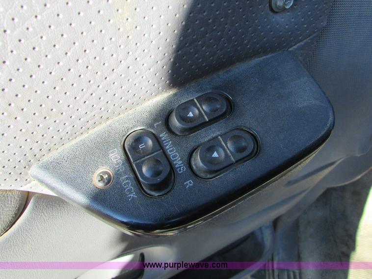 image for item I6728 1997 Ford F250 Super Duty XL pickup truck