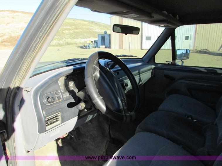 image for item I6728 1997 Ford F250 Super Duty XL pickup truck