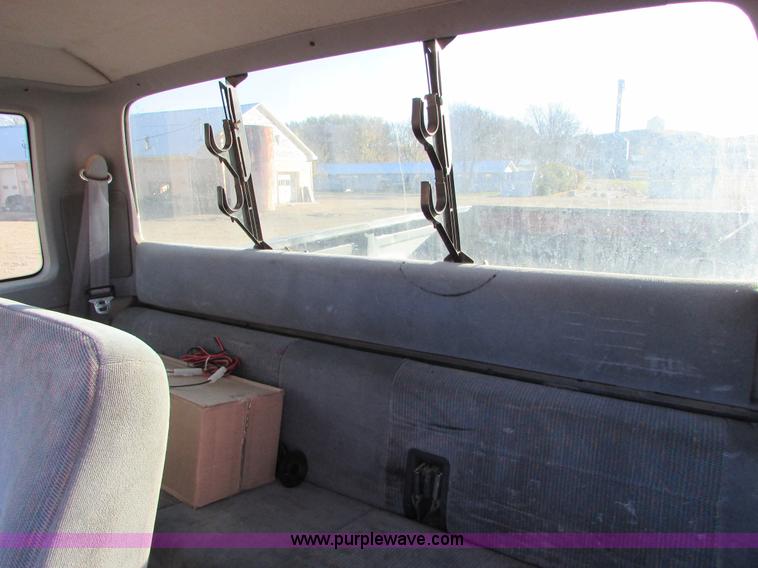 image for item I6728 1997 Ford F250 Super Duty XL pickup truck