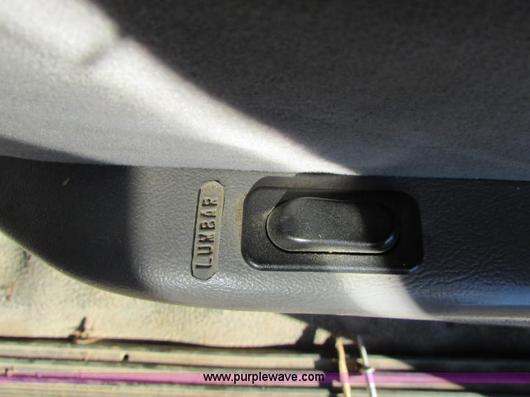 image for item I6728 1997 Ford F250 Super Duty XL pickup truck