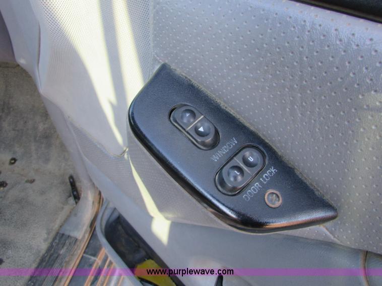 image for item I6728 1997 Ford F250 Super Duty XL pickup truck