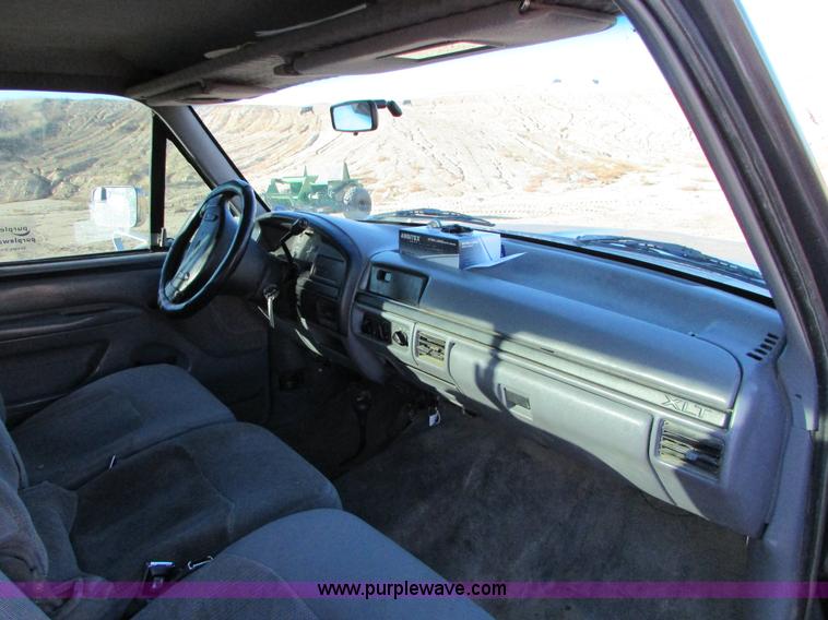 image for item I6728 1997 Ford F250 Super Duty XL pickup truck