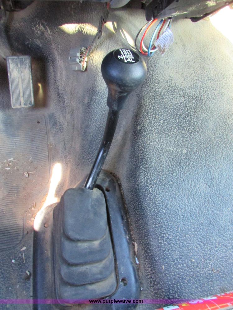 image for item I6728 1997 Ford F250 Super Duty XL pickup truck