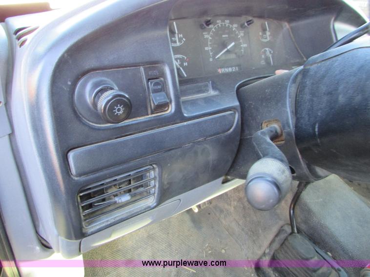 image for item I6728 1997 Ford F250 Super Duty XL pickup truck