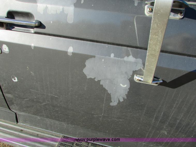 image for item I6728 1997 Ford F250 Super Duty XL pickup truck