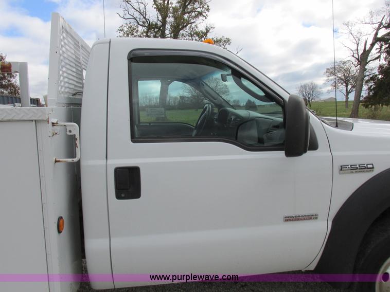 image for item I8879 2007 Ford F550 Super Duty service truck