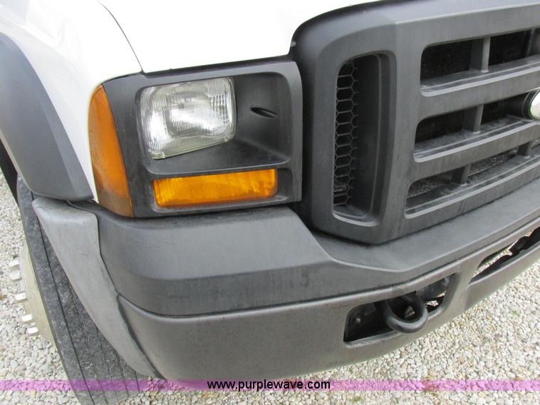 image for item I8879 2007 Ford F550 Super Duty service truck