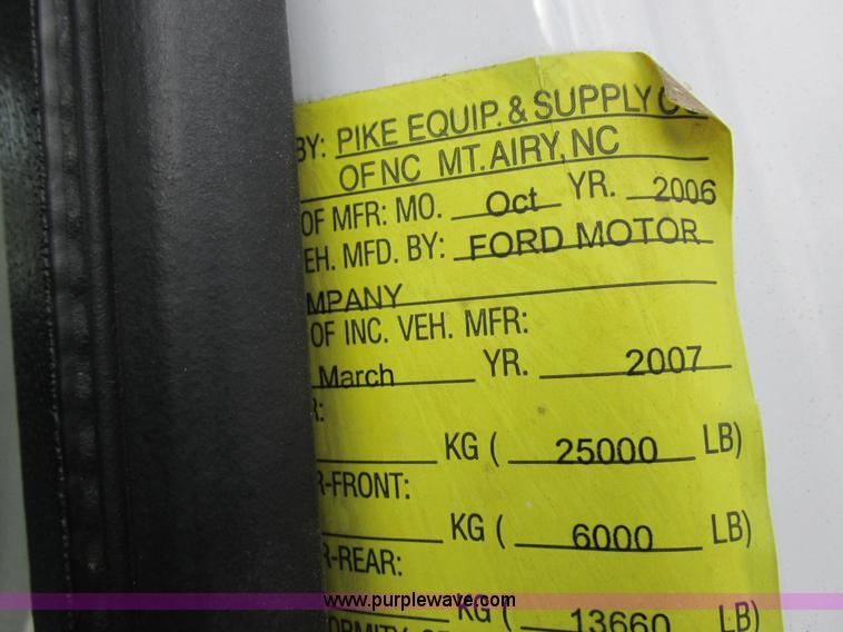 image for item I8879 2007 Ford F550 Super Duty service truck