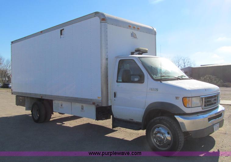 image for item J3357 2002 Ford Econoline E550 box truck