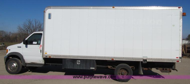image for item J3357 2002 Ford Econoline E550 box truck