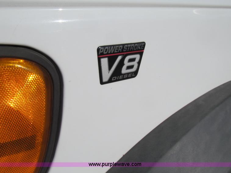 image for item J3357 2002 Ford Econoline E550 box truck