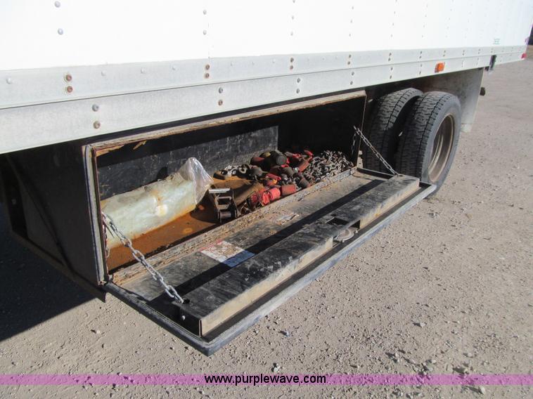 image for item J3357 2002 Ford Econoline E550 box truck