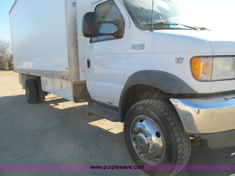 image for item J3357 2002 Ford Econoline E550 box truck