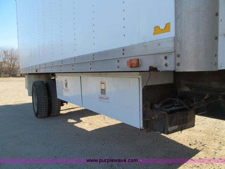 image for item J3357 2002 Ford Econoline E550 box truck