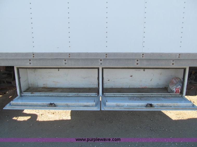 image for item J3357 2002 Ford Econoline E550 box truck