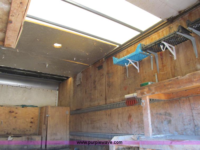 image for item J3357 2002 Ford Econoline E550 box truck