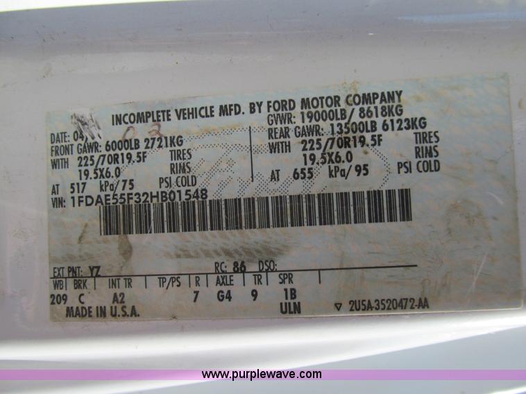 image for item J3357 2002 Ford Econoline E550 box truck