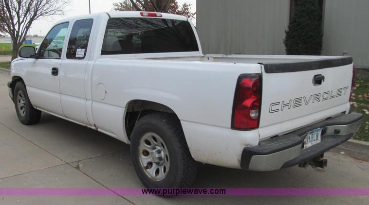 image for item J3475 2006 Chevrolet Silverado 1500 Ext. Cab pickup truck