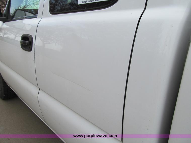 image for item J3475 2006 Chevrolet Silverado 1500 Ext. Cab pickup truck