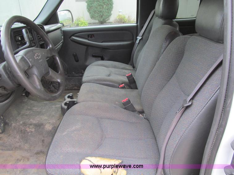 image for item J3475 2006 Chevrolet Silverado 1500 Ext. Cab pickup truck