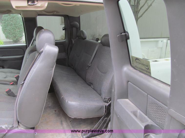 image for item J3475 2006 Chevrolet Silverado 1500 Ext. Cab pickup truck