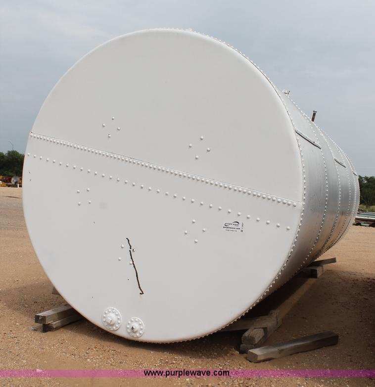 image for item C3927 10,000 gallon fuel tank