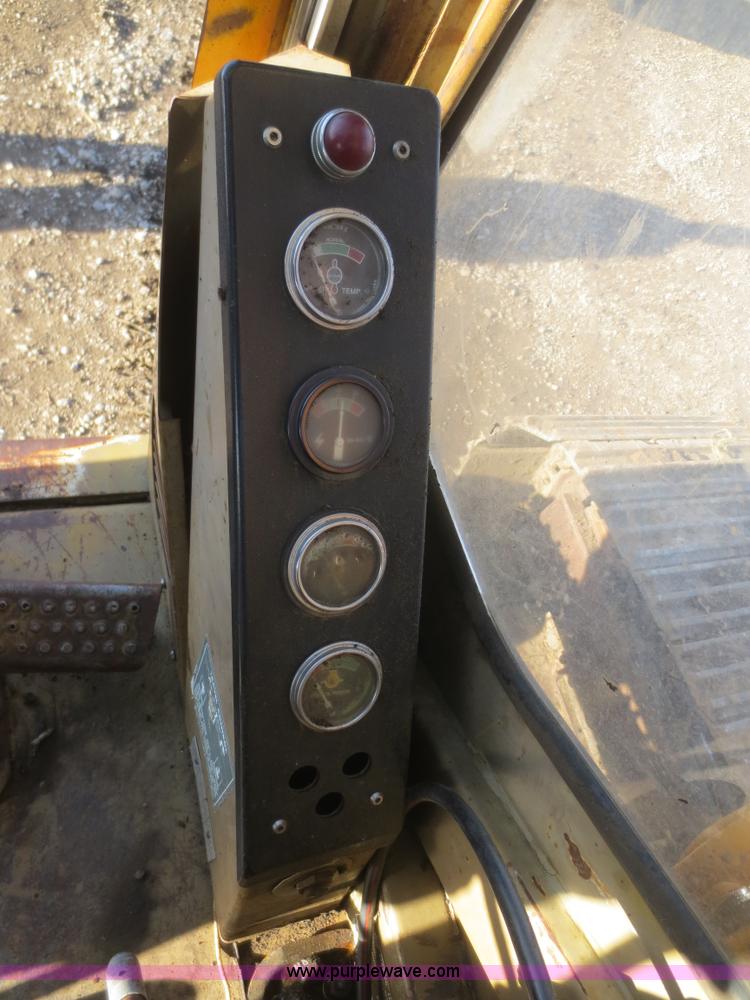 image for item D2201 1979 Caterpillar 215 excavator