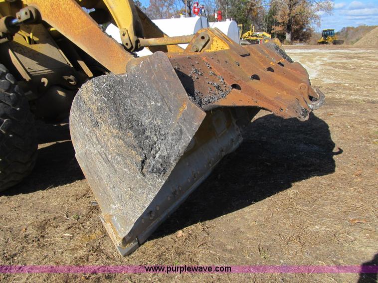 image for item F8873 1989 Caterpillar 926E wheel loader