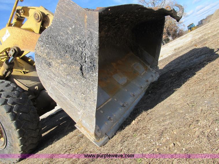 image for item F8873 1989 Caterpillar 926E wheel loader