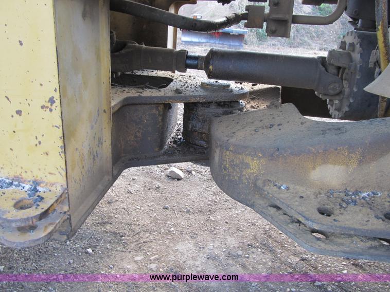 image for item F8873 1989 Caterpillar 926E wheel loader