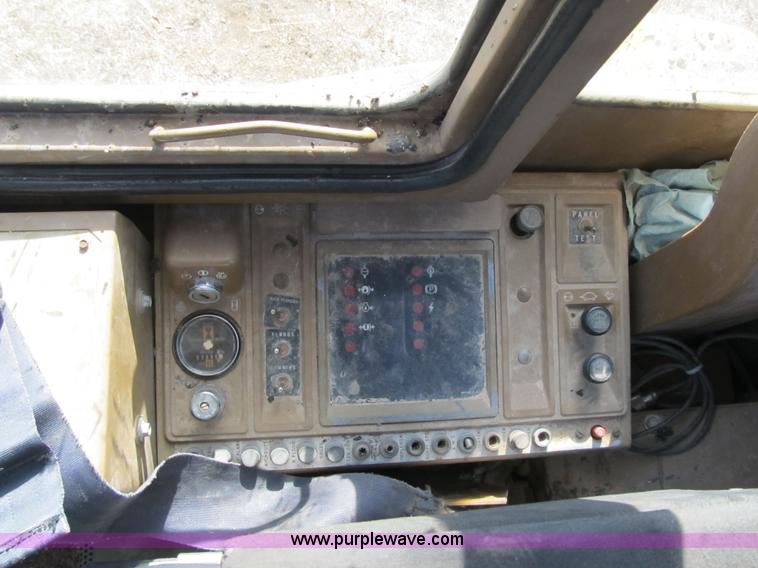 image for item F8873 1989 Caterpillar 926E wheel loader