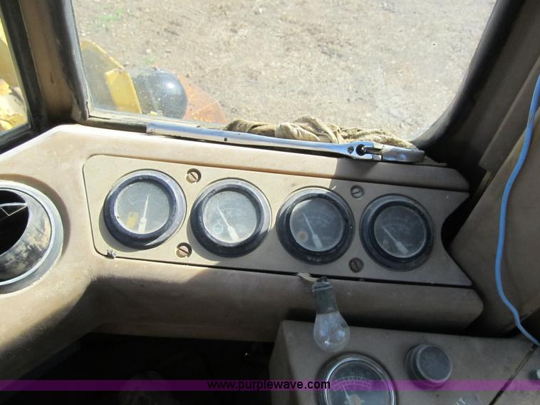 image for item F8873 1989 Caterpillar 926E wheel loader