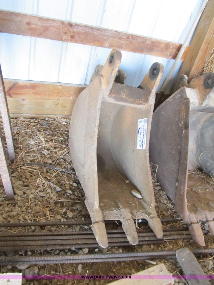 image for item F8880 16" backhoe bucket