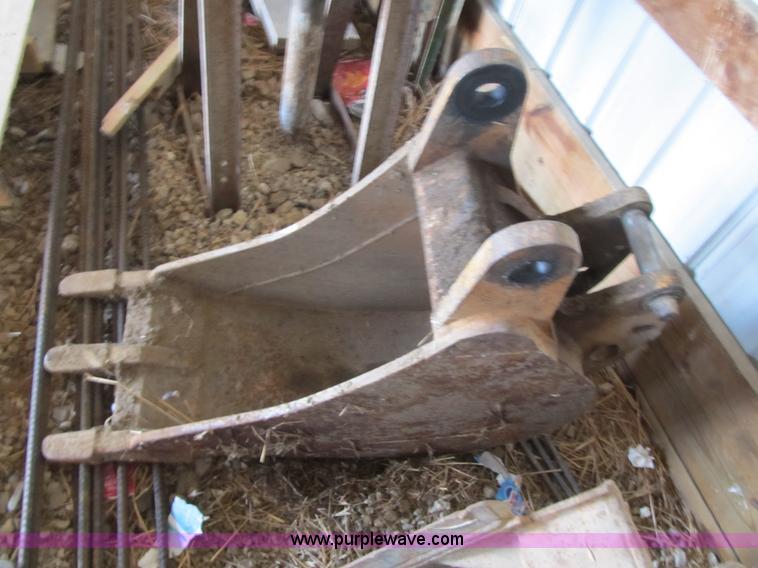 image for item F8880 16" backhoe bucket