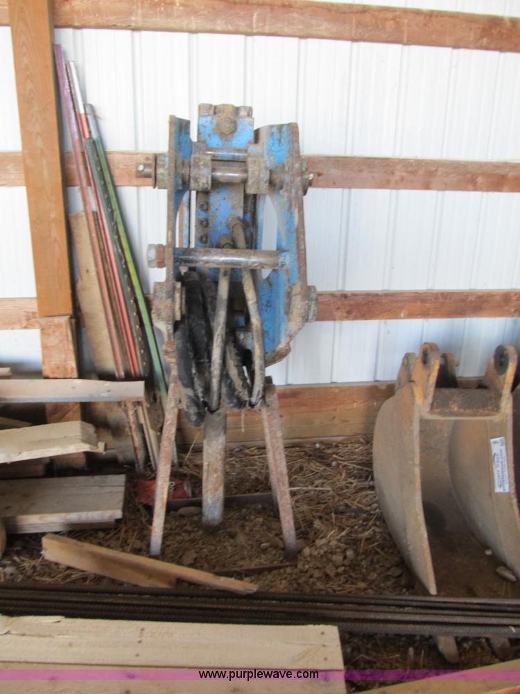 image for item F8881 Okada excavator/backhoe breaker