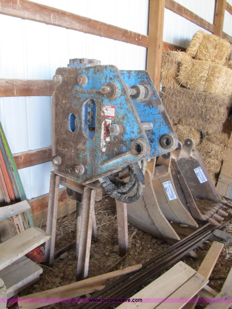 image for item F8881 Okada excavator/backhoe breaker