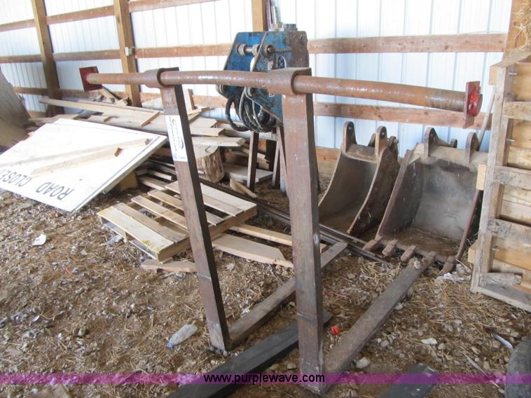 image for item F8883 Backhoe pallet forks with bar