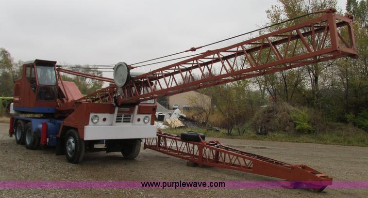 image for item G9080 1975 Bantam T350A crane