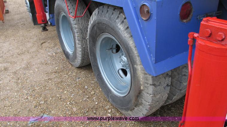 image for item G9080 1975 Bantam T350A crane